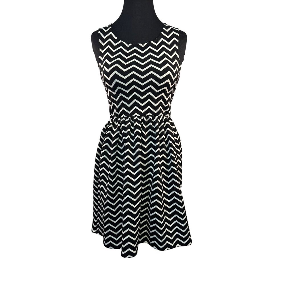 Speechless Chevron Black & White Sleeveless Dress  Size 12